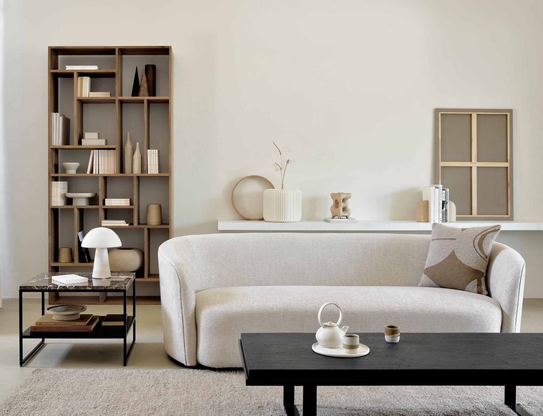 Elegant and Comfortable Sofa - Classic Design and High-Quality Craftsmanship